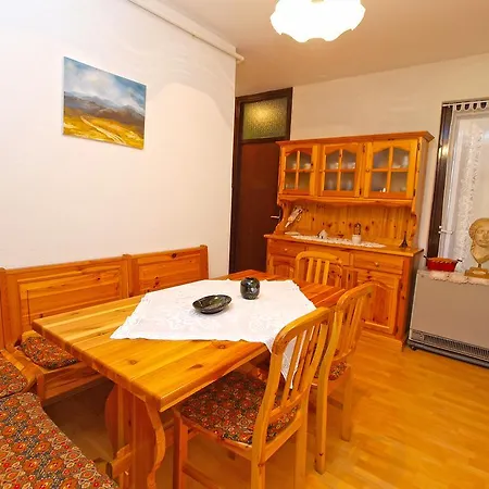 Apartman Gortanova 942 *