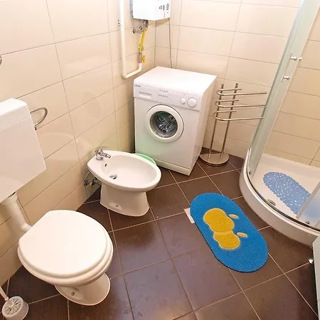 Apartment Gortanova 942